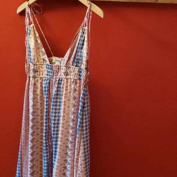 ✨️SALE Lulu's printed Maxi Dress. Size XS MUST BUNDLE - Picture 4 of 4